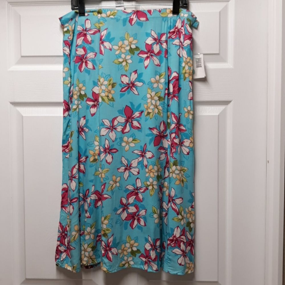 Sag Harbor flowy flower skirt 14